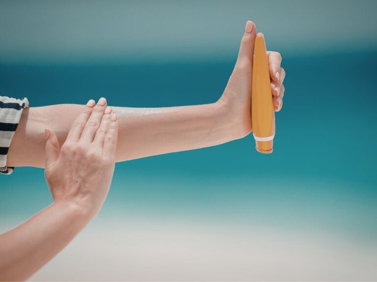 Filtr mineralny jako ochrona przeciwko promieniowaniu UVA i UVB.