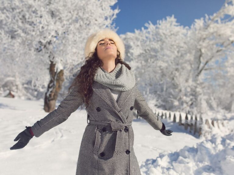 SPF zimą jako ochrona przeciwko promieniowaniu UV (UVA i UVB).
